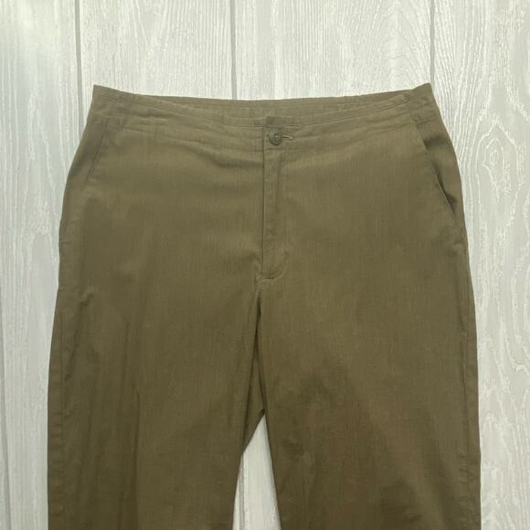 Patagonia Women's Olive Green Lightweight Hiking Cropped Utility Pants Size 8 - Picture 11 of 11